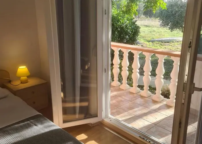 Rubbi - Three Bedroom With Terrace *
