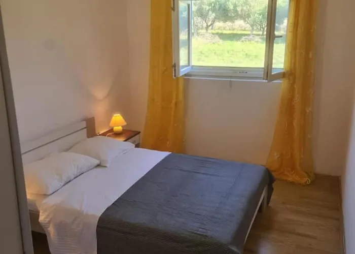 Rubbi - Three Bedroom With Terrace