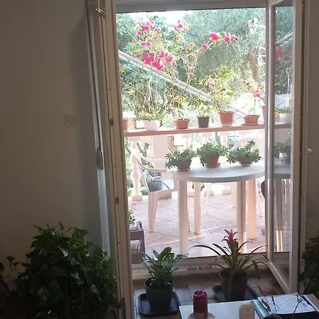 Rubbi - Three Bedroom With Terrace Apartment