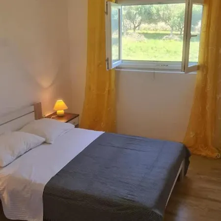 Rubbi - Three Bedroom With Terrace