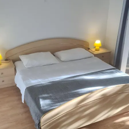 Rubbi - Three Bedroom With Terrace Apartment